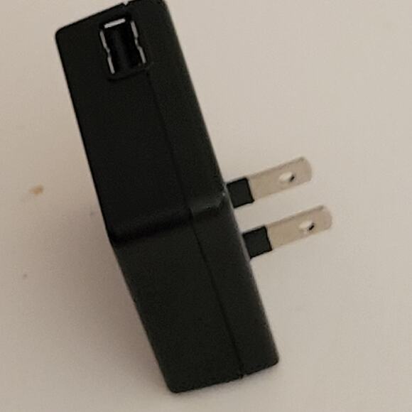 Nikon EH-70P AC Adapter Charger - Picture 5 of 11